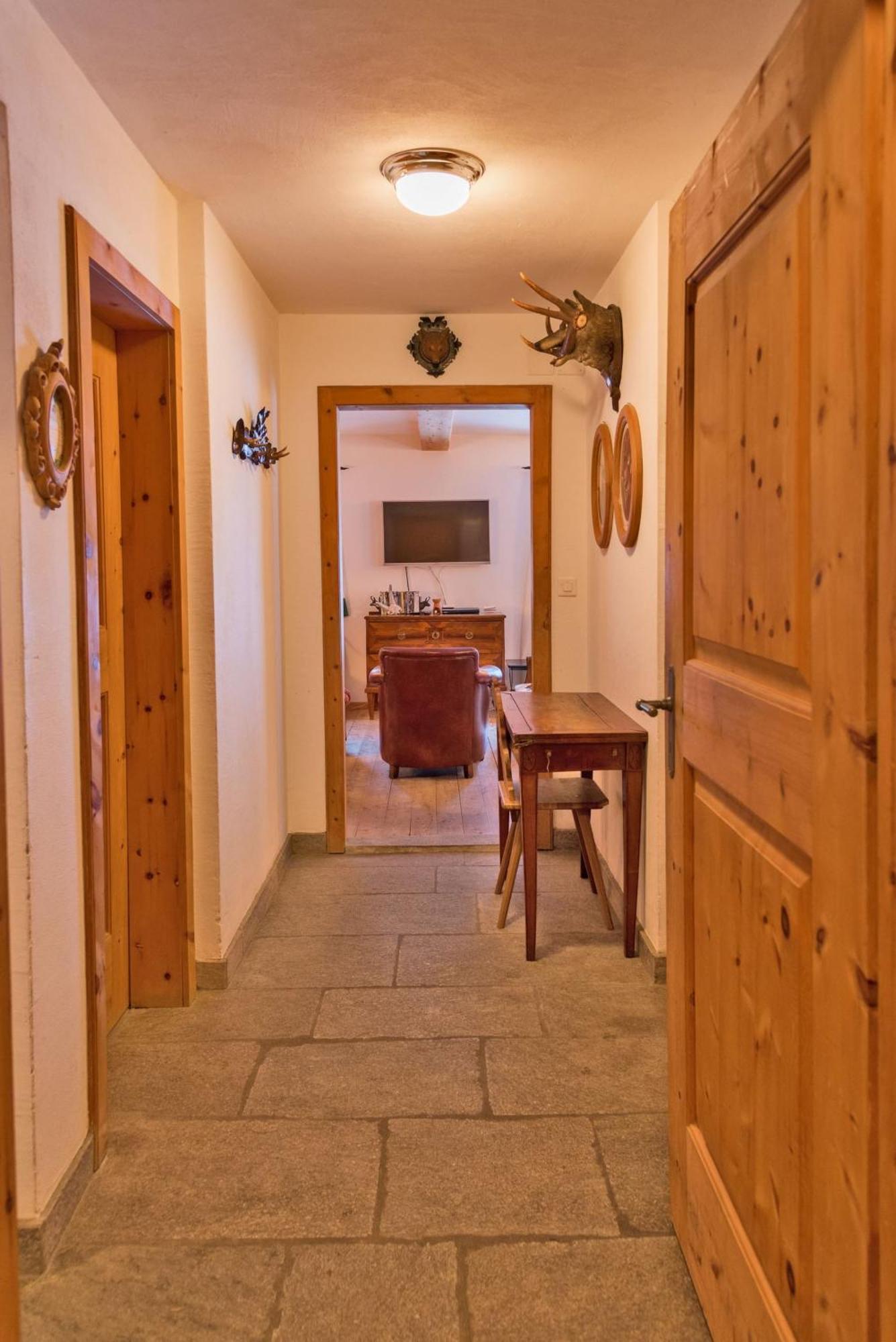 Chalet Gulas - La Punt-Chamues-Ch Luaran gambar