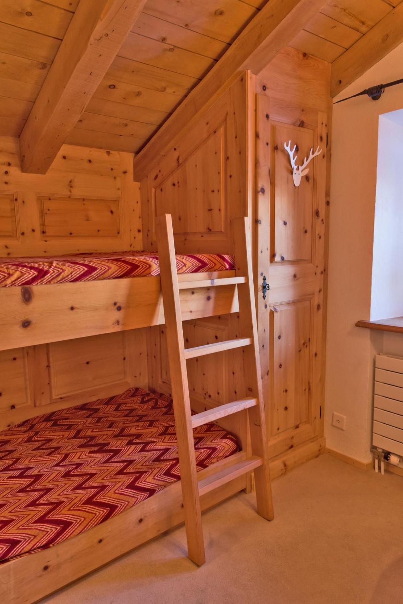 Chalet Gulas - La Punt-Chamues-Ch Luaran gambar