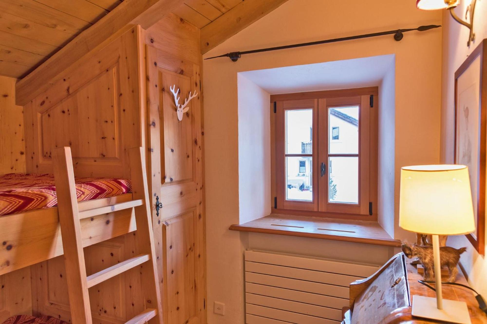 Chalet Gulas - La Punt-Chamues-Ch Luaran gambar