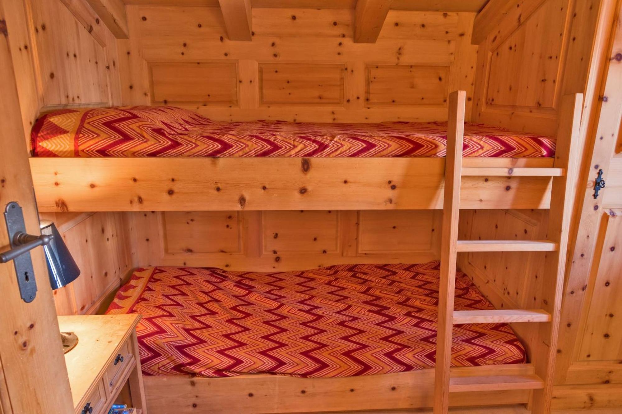 Chalet Gulas - La Punt-Chamues-Ch Luaran gambar